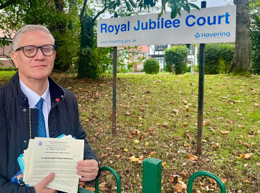 Andrew Rosindell at Royal Jubilee Court